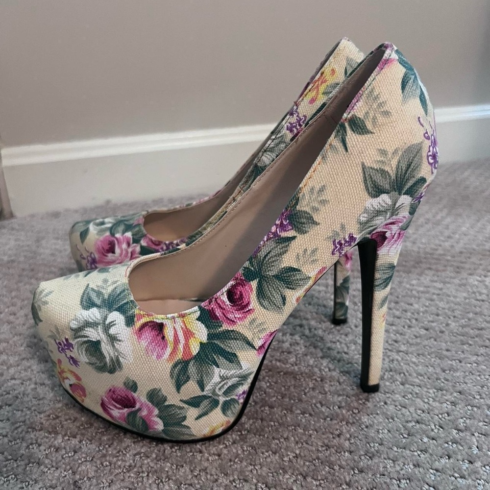AMI Clubwear Floral Heels